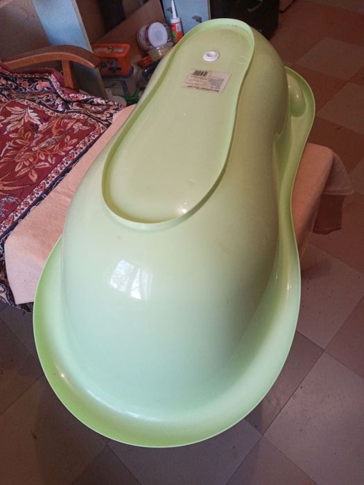 Ванночка для купания с горкой под спинку и сливом