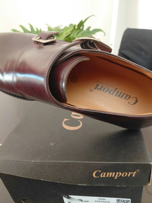 Sapatos  novos em caixa
