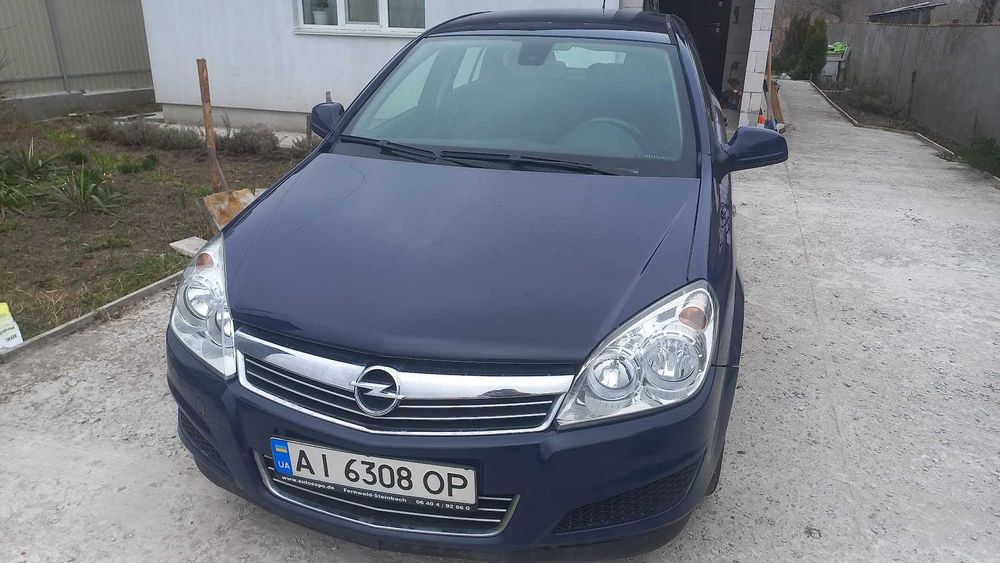 Авто Опель Астра 2009