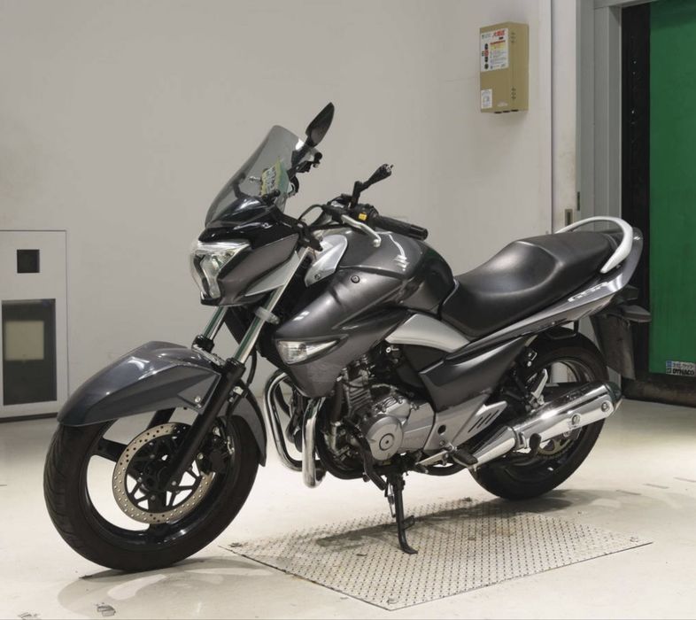Сузуки SUZUKI GSR 250