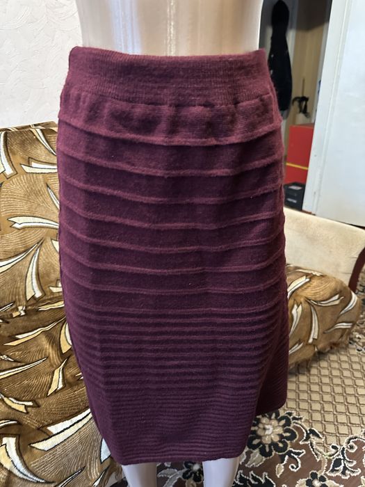 Гарно підібраний комплект. Спідниця і жакет. Розмір 56