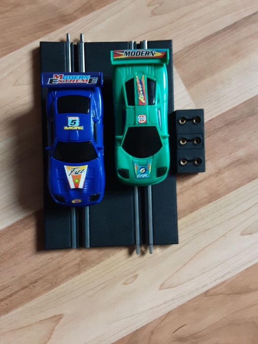 [Prezent DZIEŃ DZIECKA]Tor wyścigowy z autami Dromader, nie Carrera GO