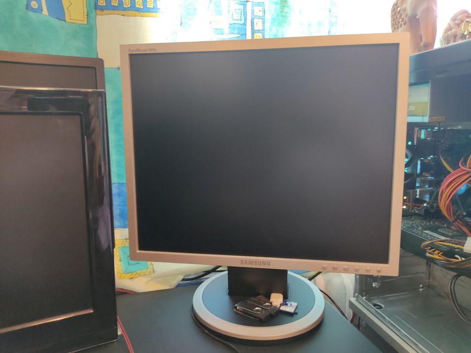 Монитор Banq Q7T4