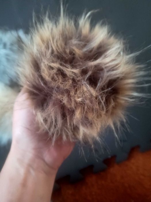 Pompony duże 4 sztuki