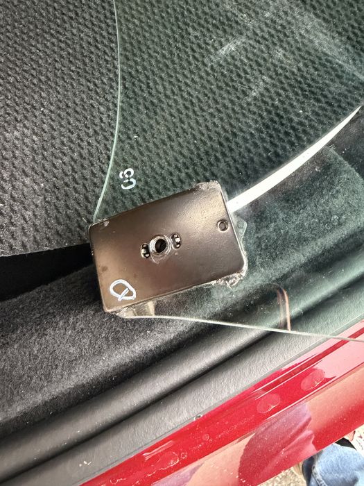 Ліве бокове скло Тесла 3 2024 Highland. Оригінал