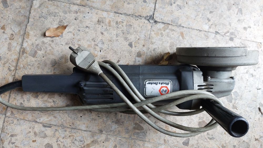 Rebarbadora BLACK & DECKER