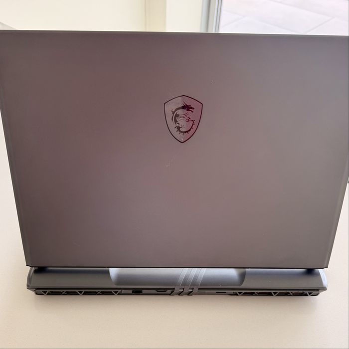 Portátil MSI Vector GP78 HX 13VF | RTX 4060 | 17” QHD+ 240Hz | Como novo