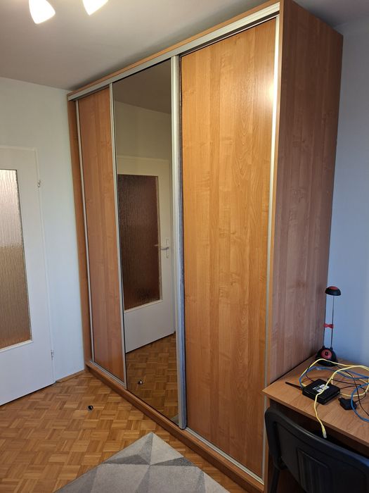 Szafa przesuwna wolnostojąca