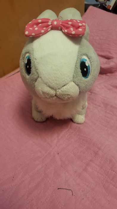 Maskotka królik na baterię