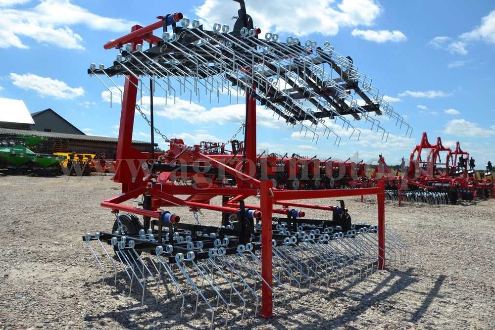 Brona chwastownik do niszczenia chwastów Izak 6m Agro-Factory Awemak