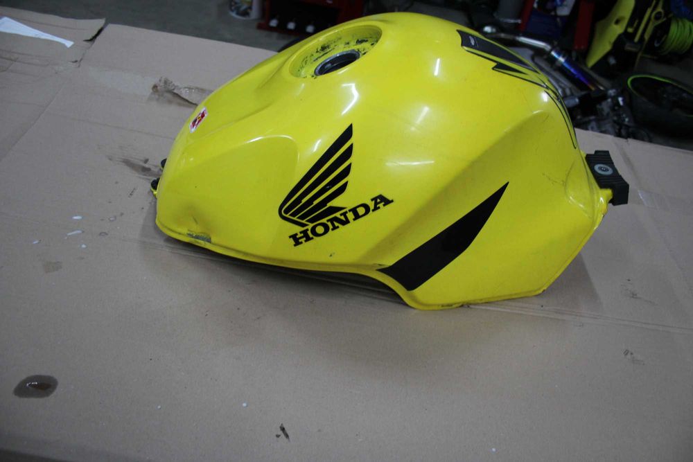 Zbiornik Paliwa Bak Honda CBR 929 SC44 00-01