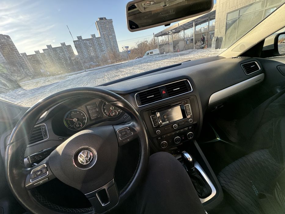 Volkswagen jetta 2013 рік гібрид