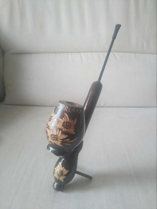 Cachimbo Suísso Trabalhado em Madeira (NOVO)