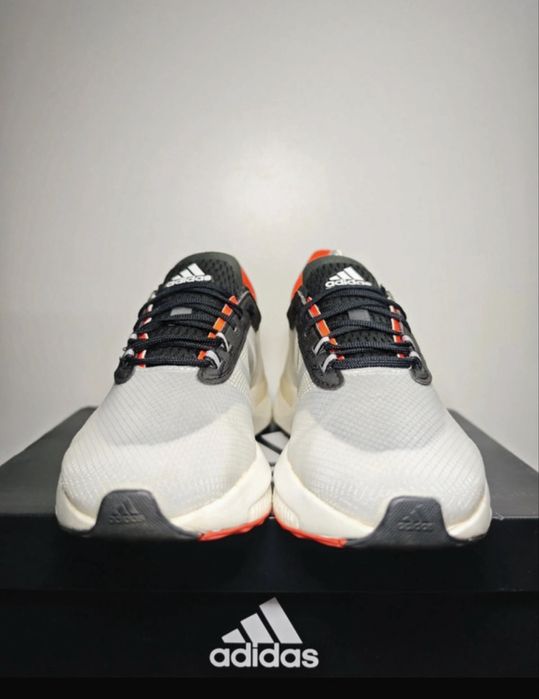 Sapatilhas Adidas Avryn 37 Novas