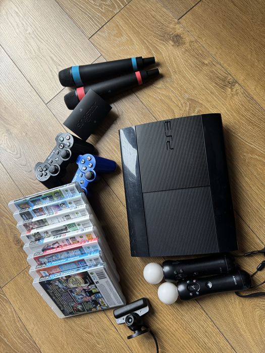 Konsola playstation 3 PS3 wraz z grami i kontrolerami