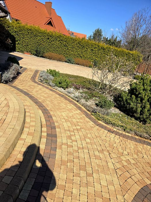 Profesjonalne mycie kostki brukowej