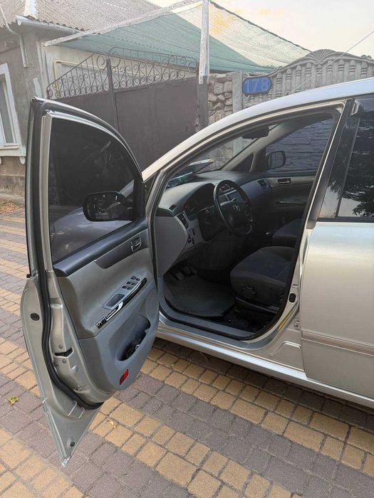 Продам Toyota Avensis Verso 2002 р.в.