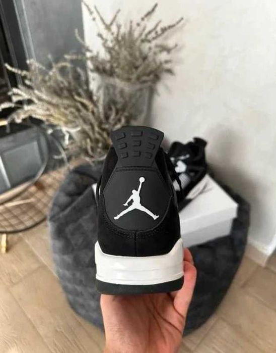 Jordan_4_Retro_White_Thunder R.46