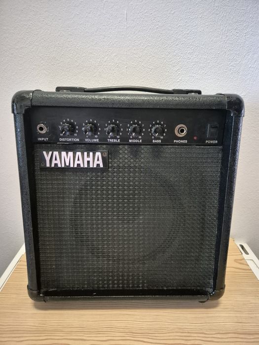 Amplificador Yamaha antigo