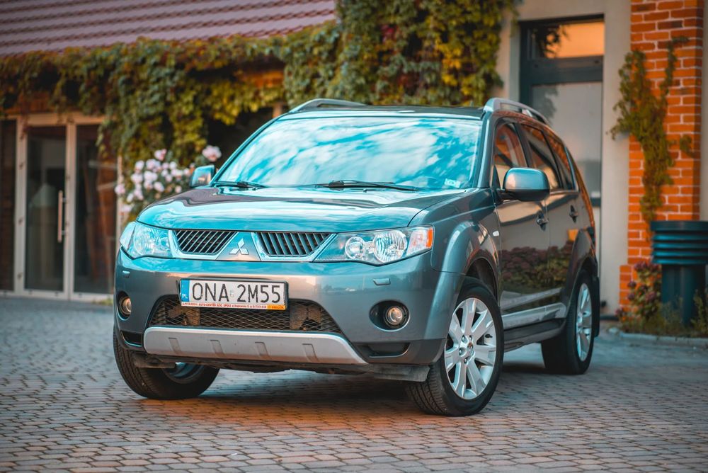 Mitsubishi Outlander Mitsubishi Outlander 2.0 DI-D AWD Instyle Navi | 7-osobowy | Skóra