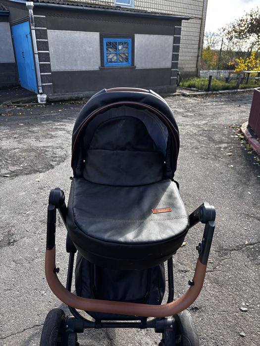 Продам дитячу коляску 3в1