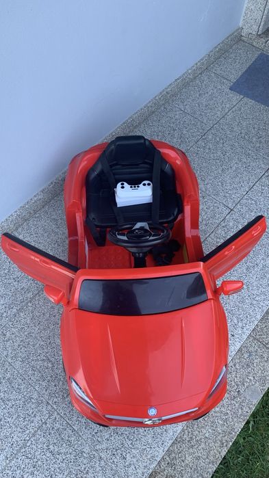 Carro de criança elétrico