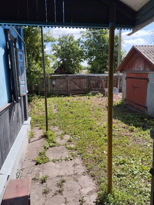 Продам пів будинку 450 м до центрального ринку