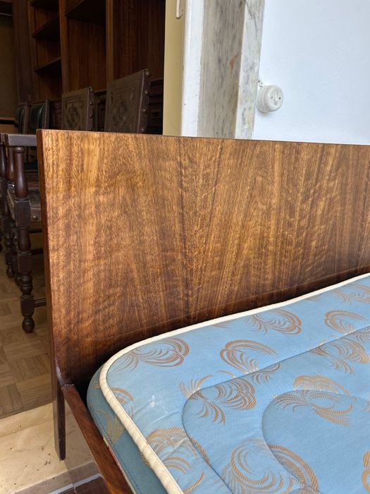 Cama com colchão