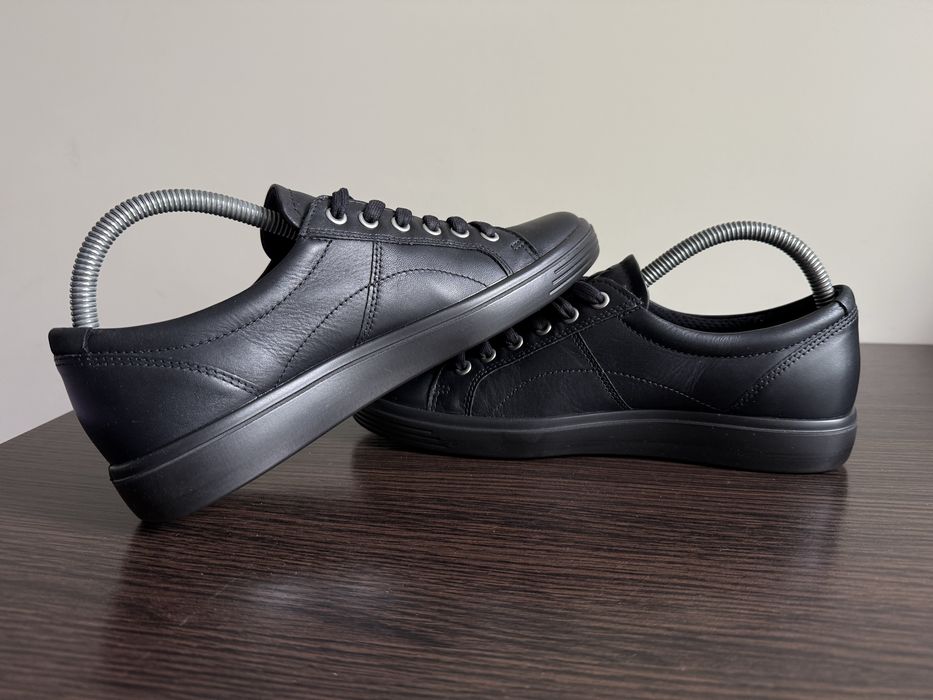 Кеди ECCO SOFT CLASSIC STRATUS BLACK 85762352440 Розмір 40 на 25.5 см Шкіра