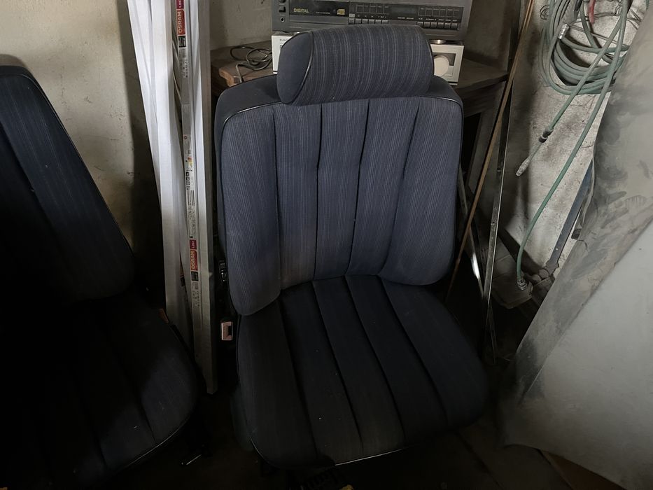 Siedzenia przód tył Marcedes w 124