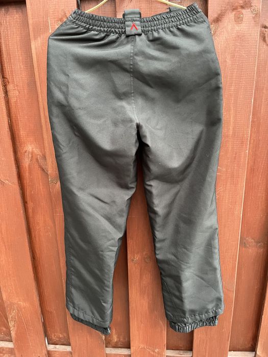 Spodnie zimowe narciarskie Basecamp 152 cm.