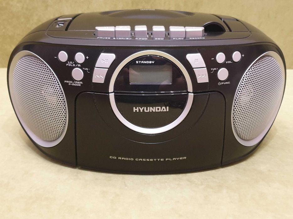 Przenośny radioodtwarzacz kasetowy (boombox) Hyundai TRC788