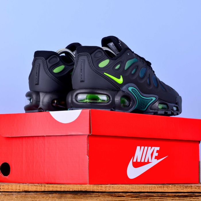 (1977) Кросівки Nike Air Max TN Plus Drift чорні з зеленим (41-46) найк найки
