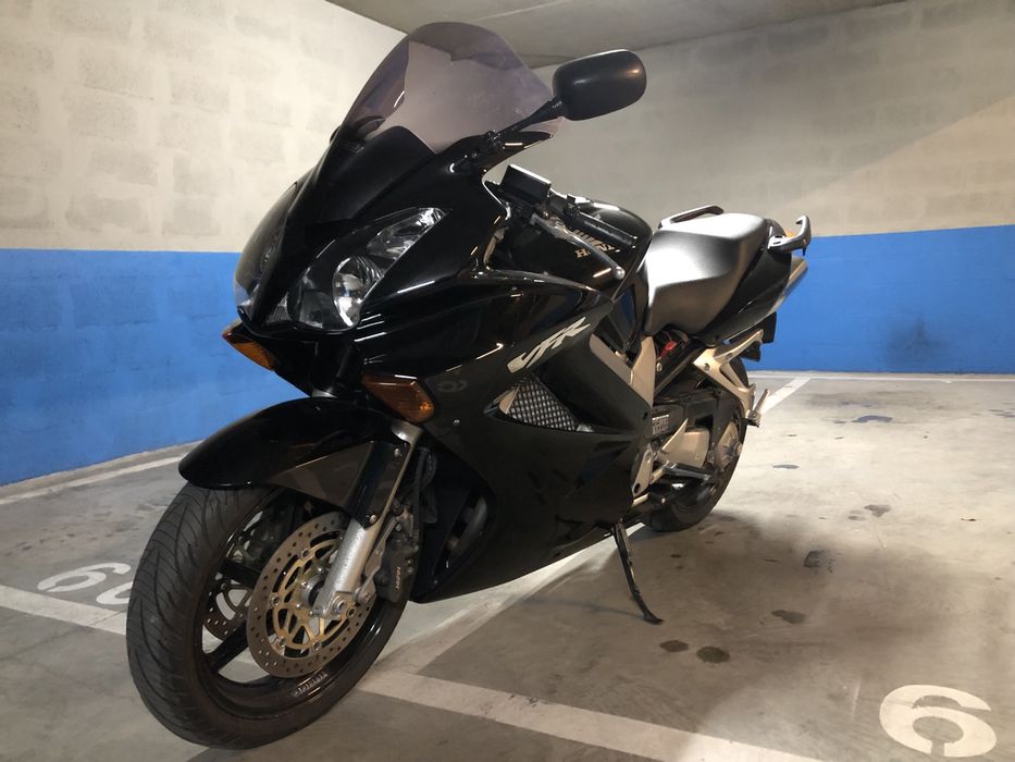 Honda VFR800 vtec - ( 31 mil km )