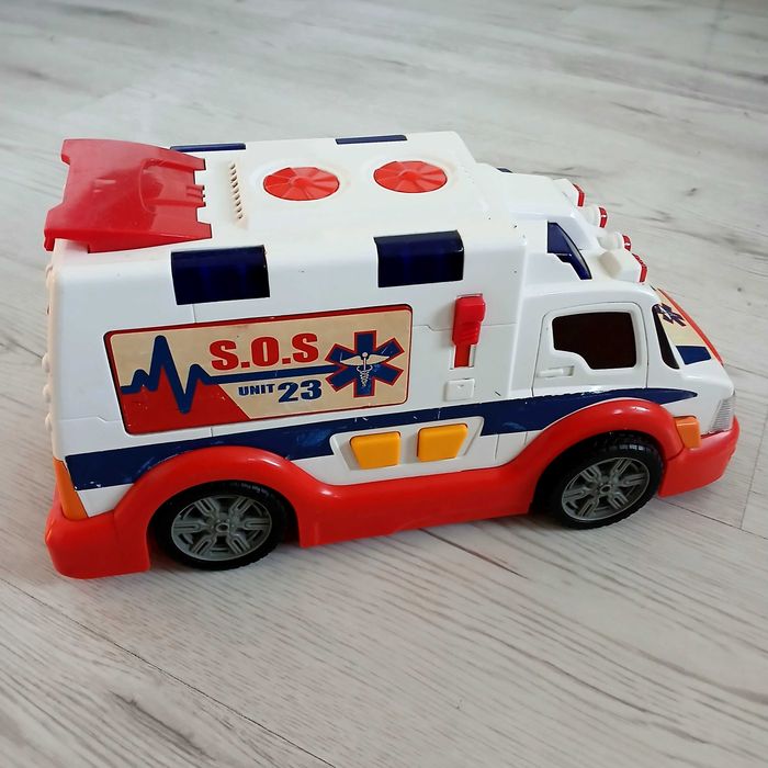 Duży AMBULANS firmy Dickie Toys karetka