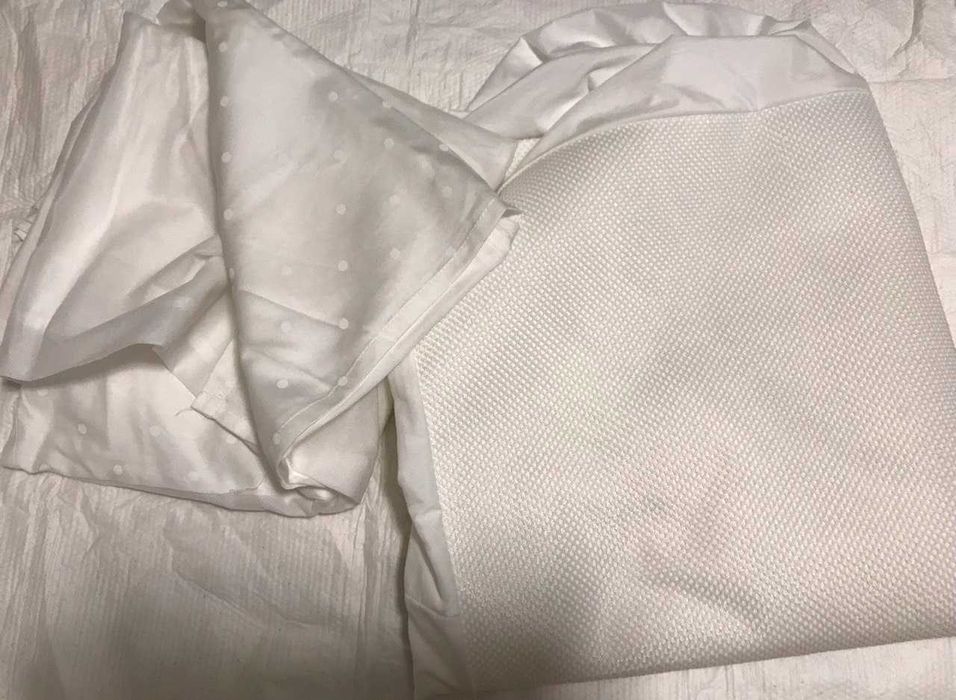 Сama de bebé IKEA branco 60x120, com colchão e acessórios completos