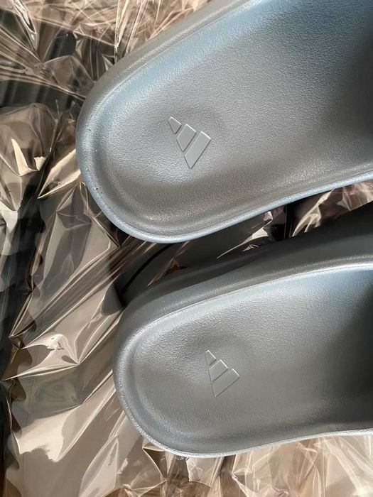 Buty meskie adidas_Yeezy_Slide_Granite_R.39