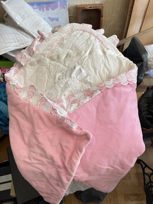 Віддам безкоштовно конверт на виписку дитини