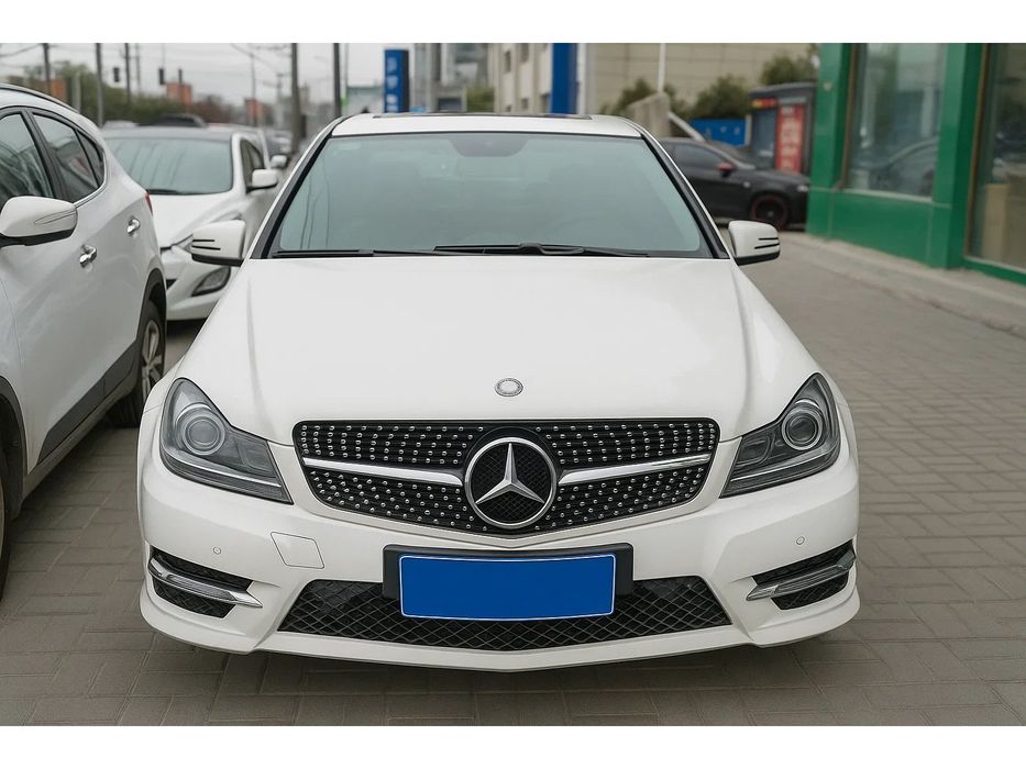 Mercedes C-class W204 Передняя решетка Diamond (тюнинговая)