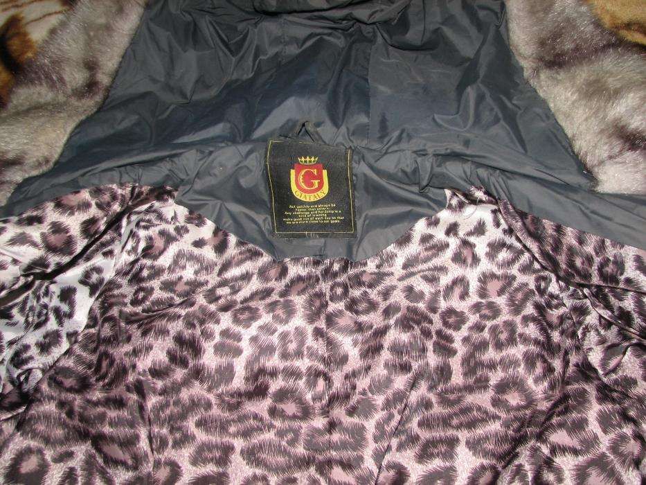 Пальтишко подростковое зимнее на синтепоне в отличном состоянии