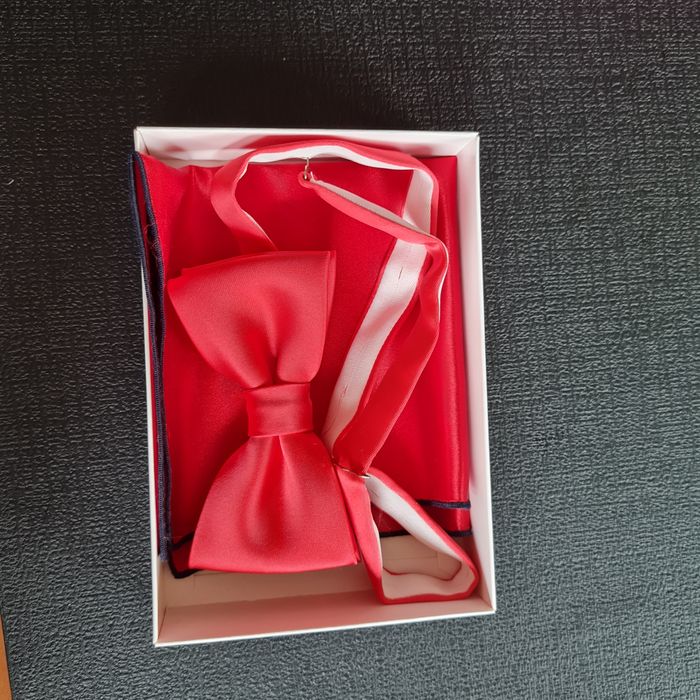 Męska czerwona muszka z podszetką nowa