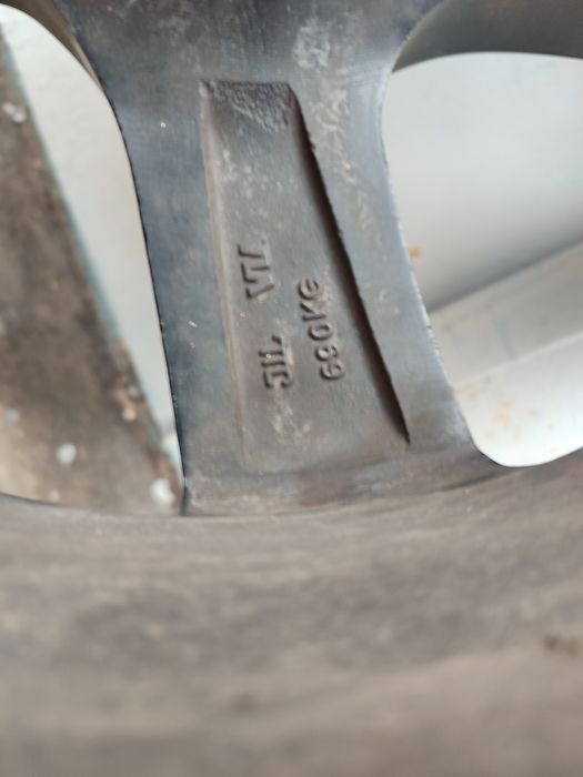 Продам диски с резиной 205 55 16