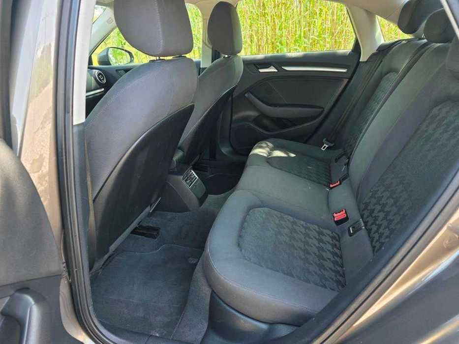 Audi A3 1.6 TDI Limousine Attraction Ultra