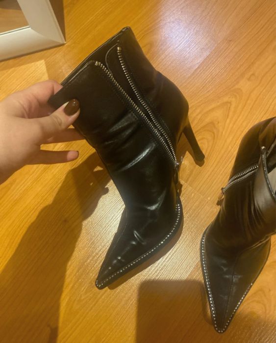 botas pretas com brilhantes , nunca usadas tamanho 37 da zara