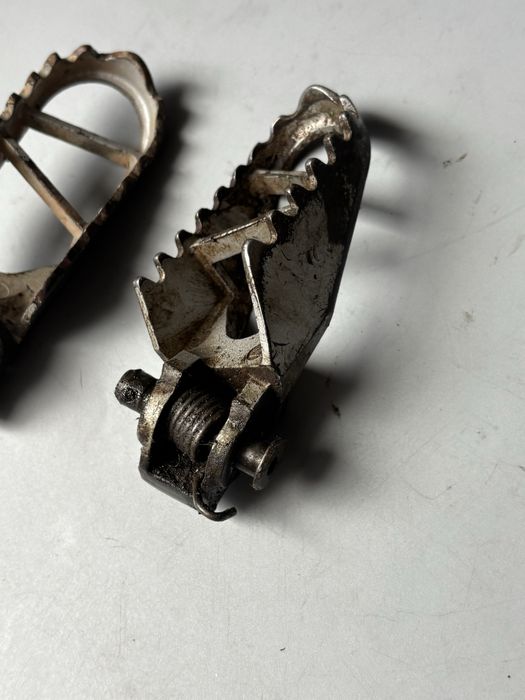 Podnóżki KAWASAKI KX80 / 85 / 100