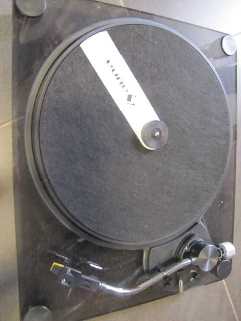 Gramofon z obudową ze szkła akrylowego Auna Pureness czarny