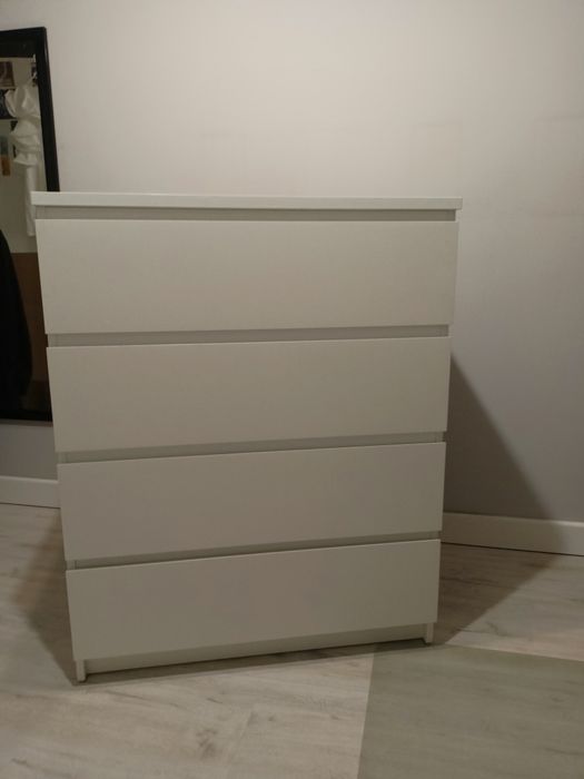 Biała komoda IKEA