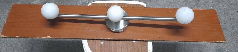 Candeeiros de teto e de secretária