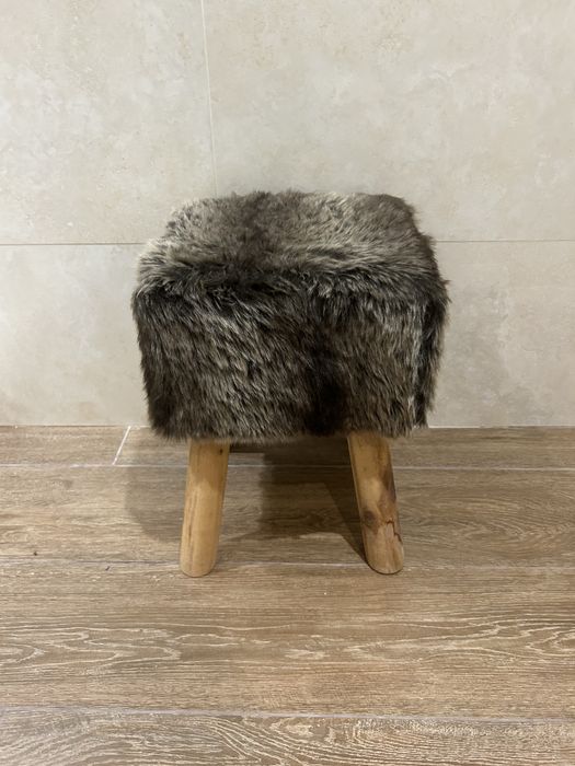 Banqueta/ Banco - madeira preto