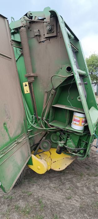 Prasa John Deere 550
